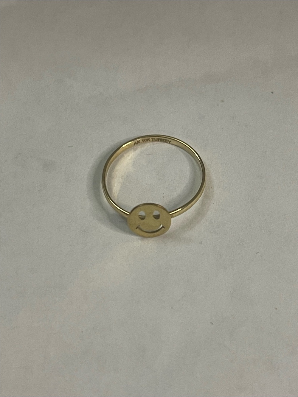 10K gold dainty smiley face ring size 6, good condition , stamped